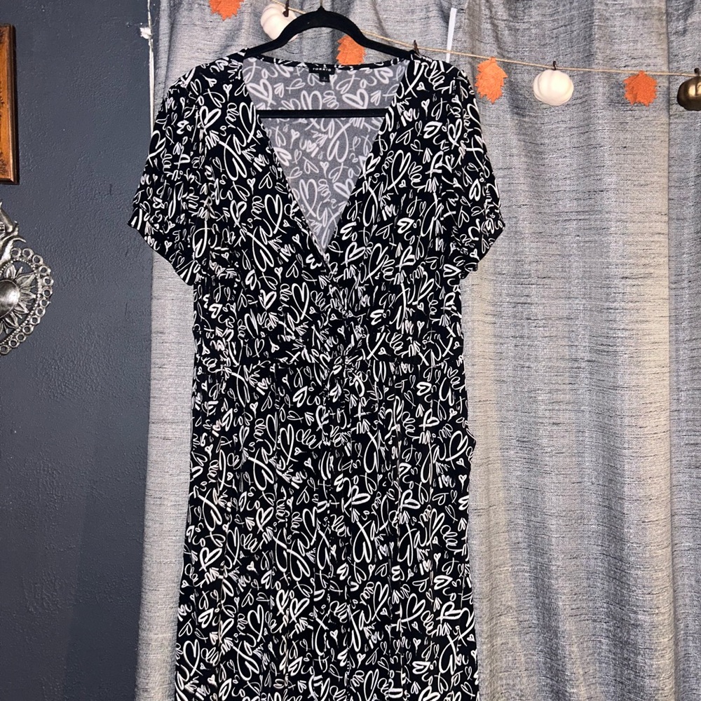 Elegant Black and White Patterned Dress